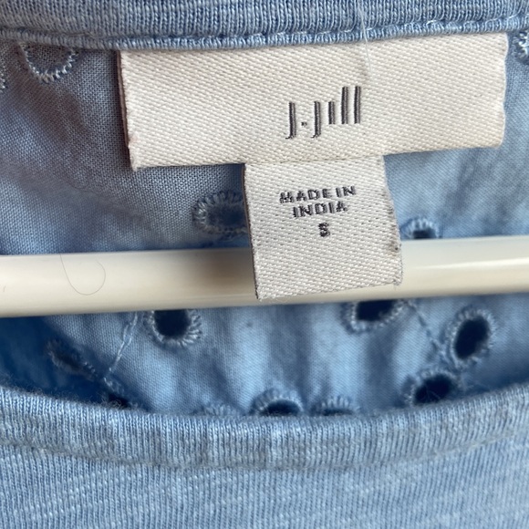 Absolutely cute sky blue embroidered tunic in size S - Picture 3 of 9